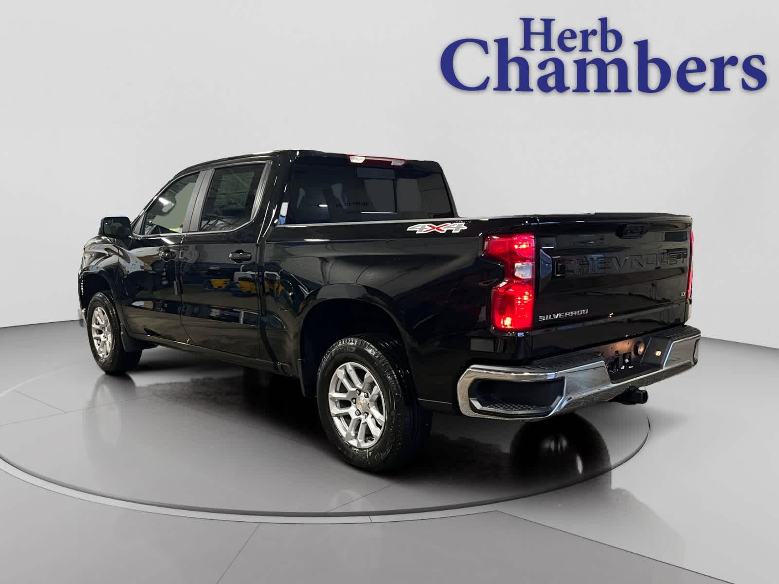 2025 Chevrolet Silverado 1500 LT - Photo 3