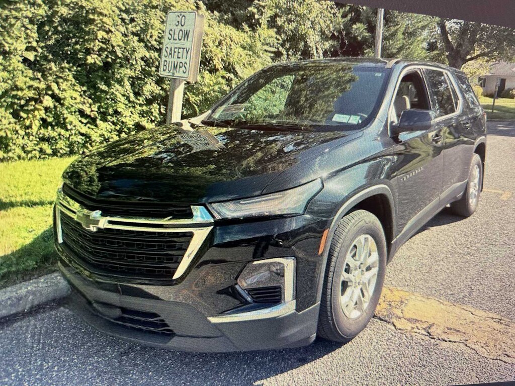 Used 2023 Chevrolet Traverse LS SUV