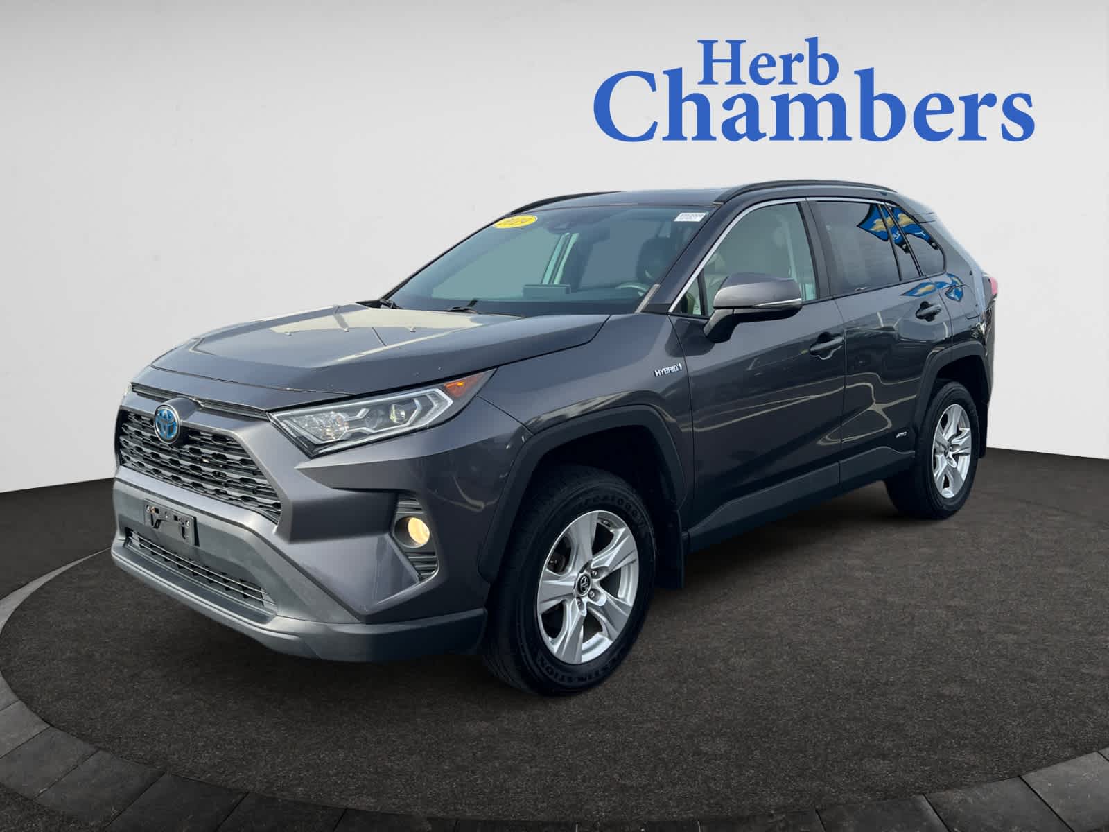 2019 Toyota RAV4 Hybrid XLE photo 3