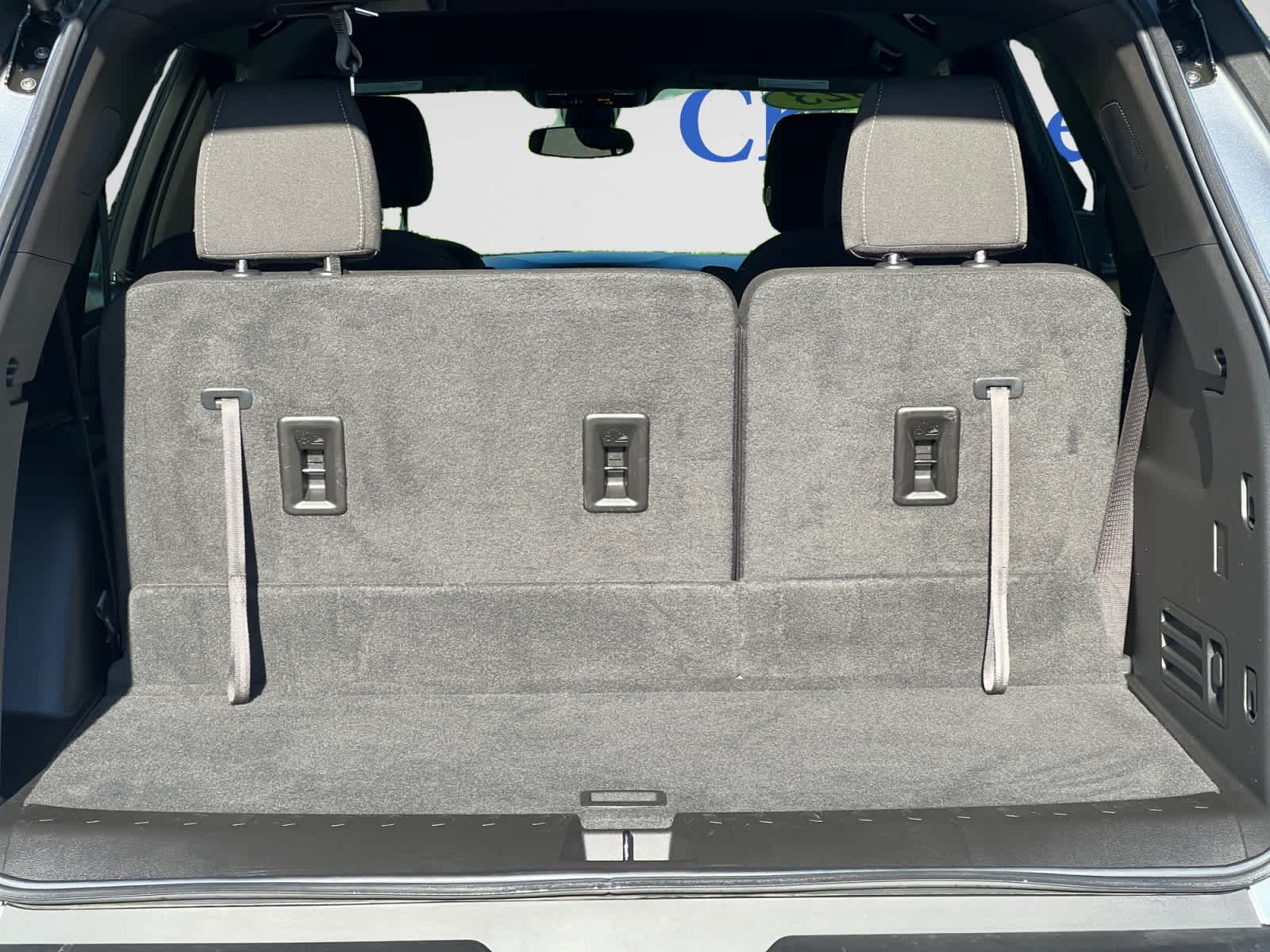 2023 Chevrolet Traverse Cloth photo 2
