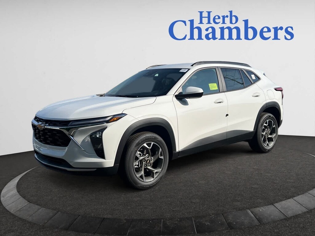 New 2025 Chevrolet Trax LT SUV