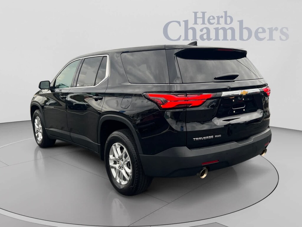 Used 2023 Chevrolet Traverse LS SUV