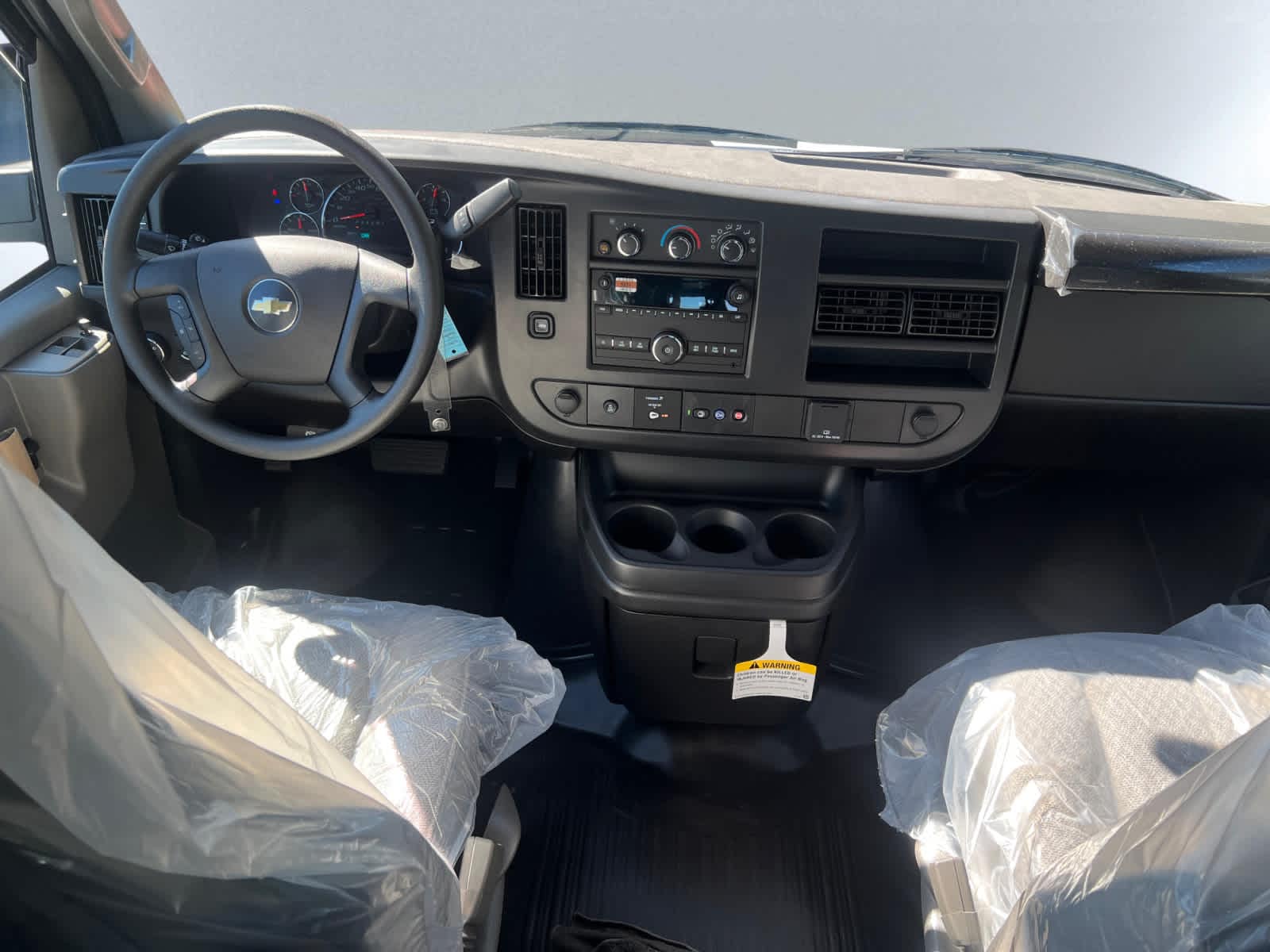 2025 Chevrolet Express Cargo Work Van - Photo 10