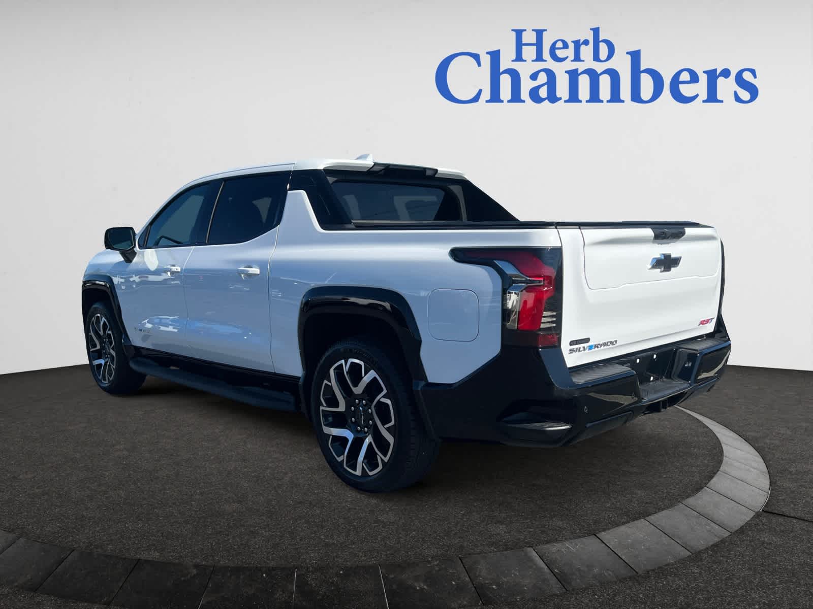 2025 Chevrolet Silverado EV RST photo 3