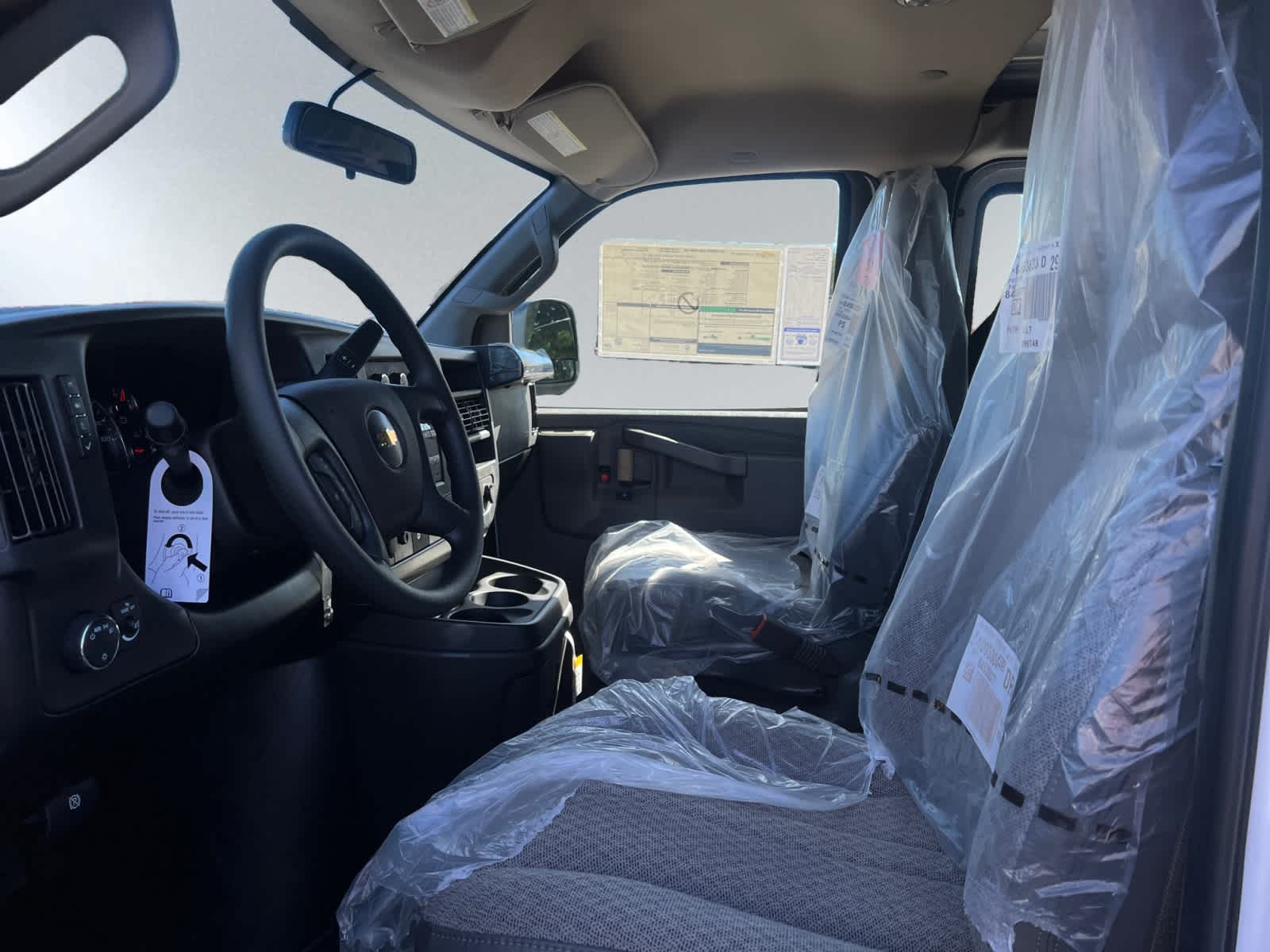 2025 Chevrolet Express Cargo Work Van - Photo 11