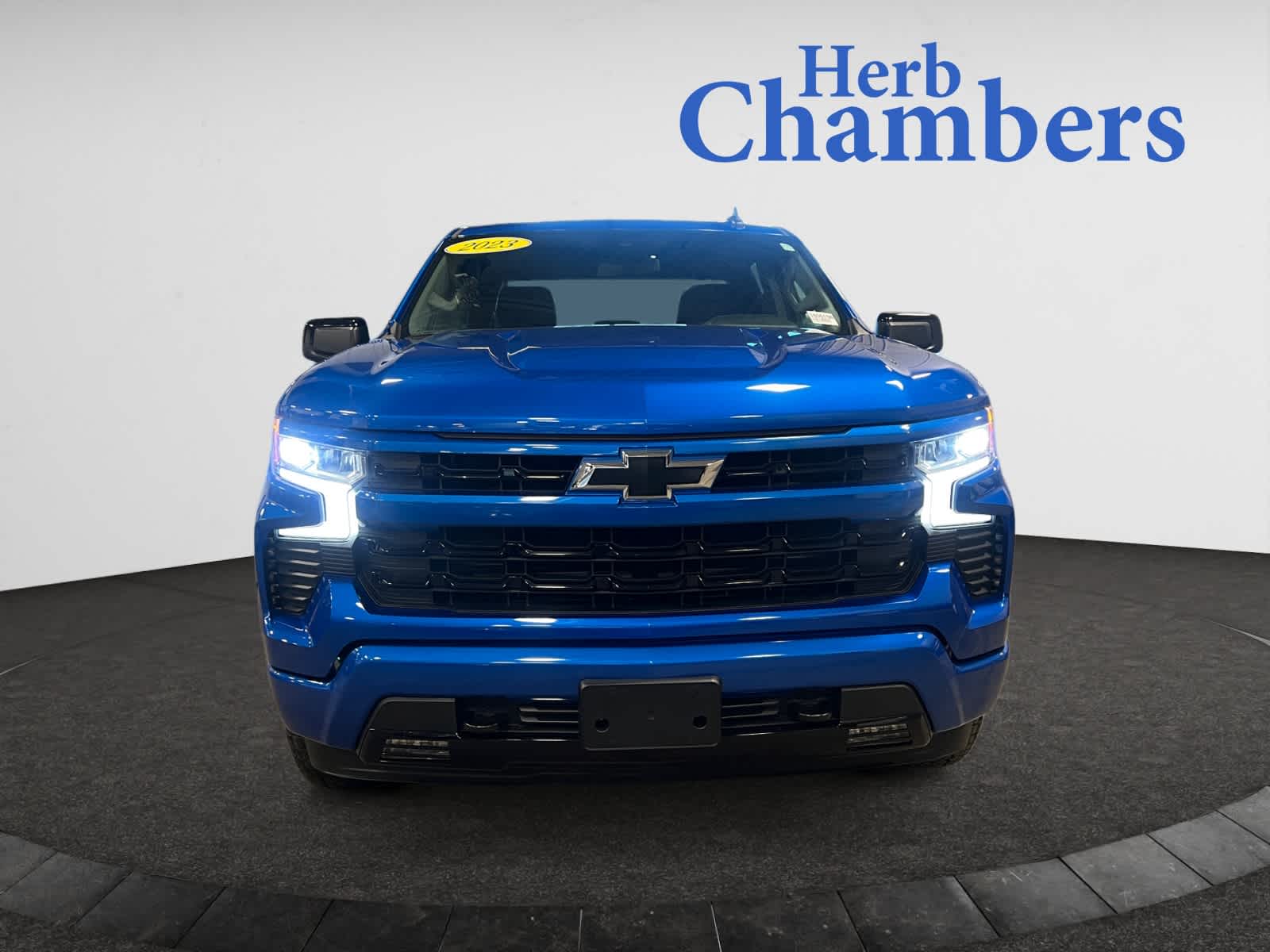2023 Chevrolet Silverado 1500 RST photo 2