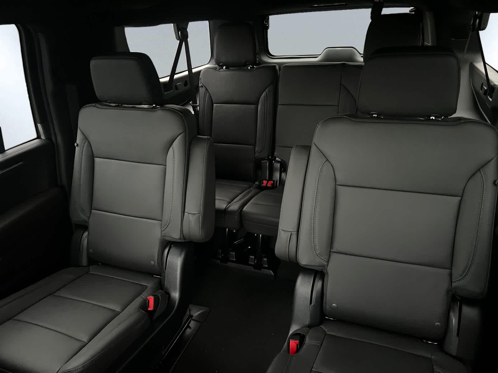 2026 Chevrolet Suburban LT - Photo 18