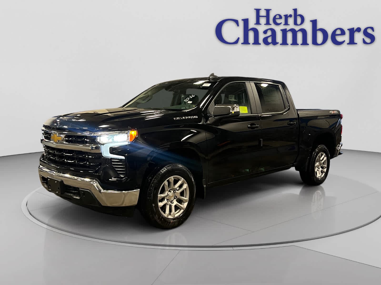 2025 Chevrolet Silverado 1500 LT - Photo 4