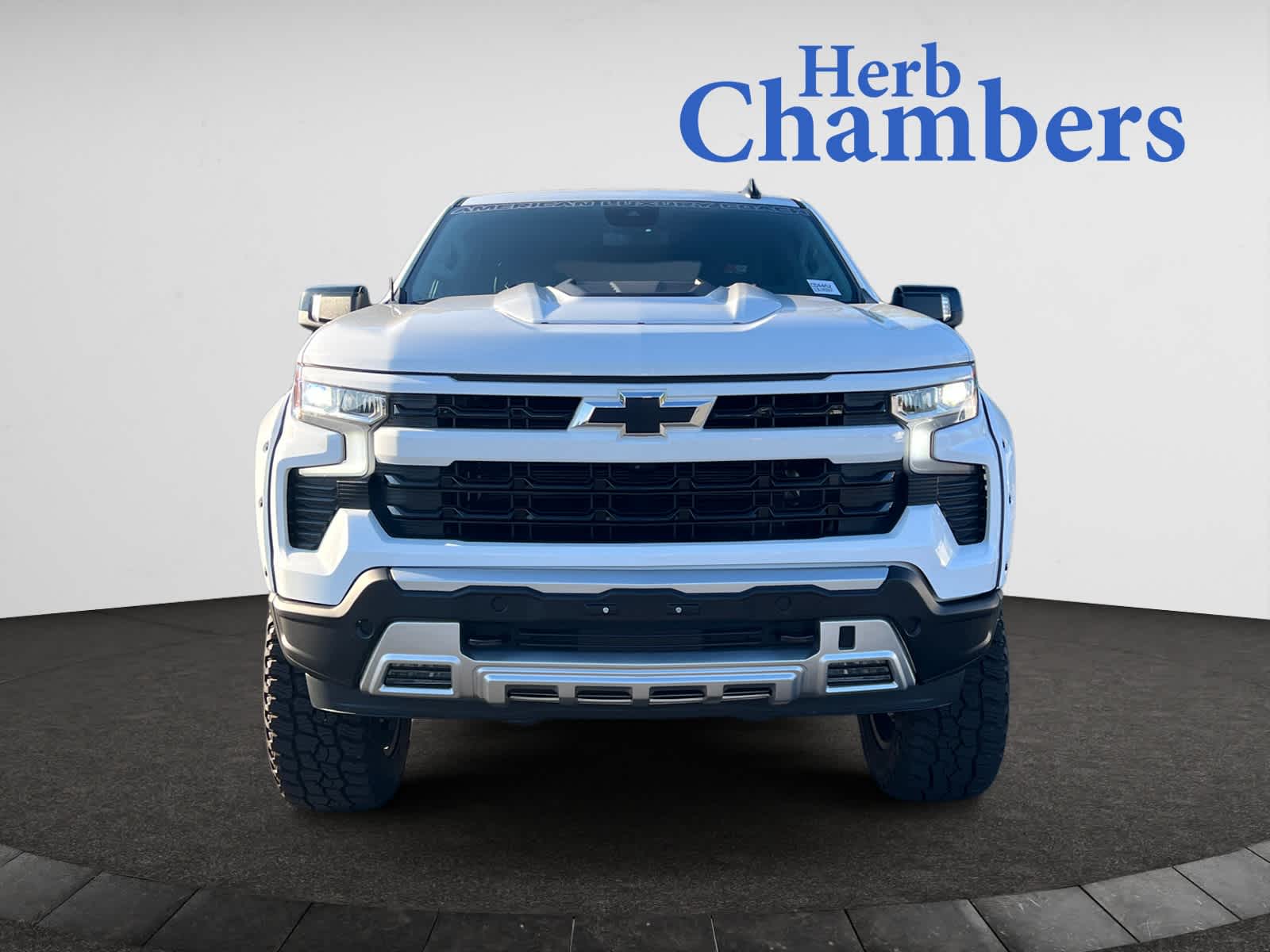 2023 Chevrolet Silverado 1500 RST photo 2