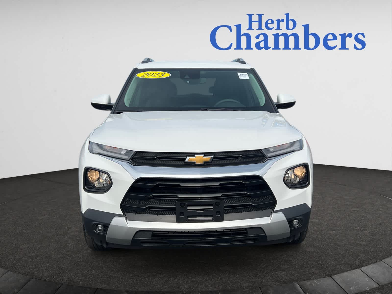 2023 Chevrolet Trailblazer LT photo 2