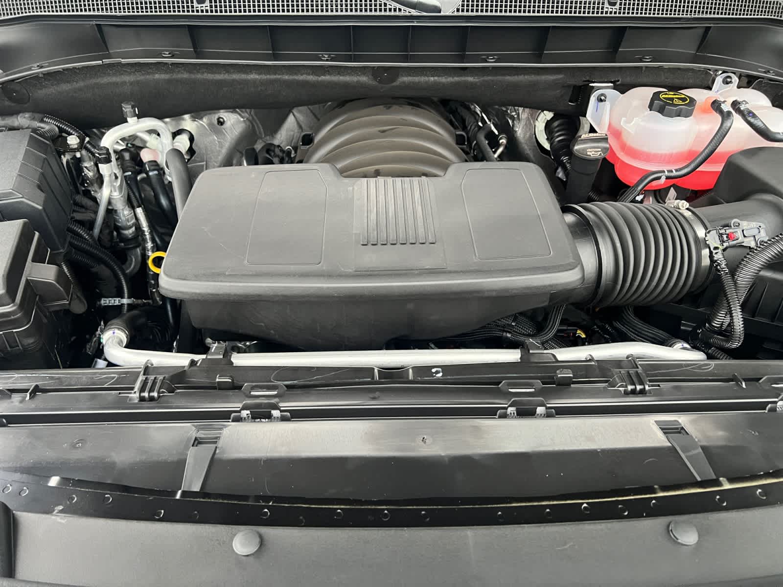 2026 Chevrolet Suburban LT - Photo 8