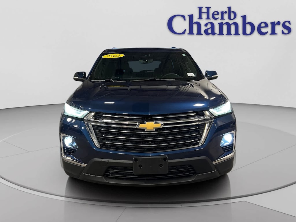 Used 2023 Chevrolet Traverse LT Leather SUV