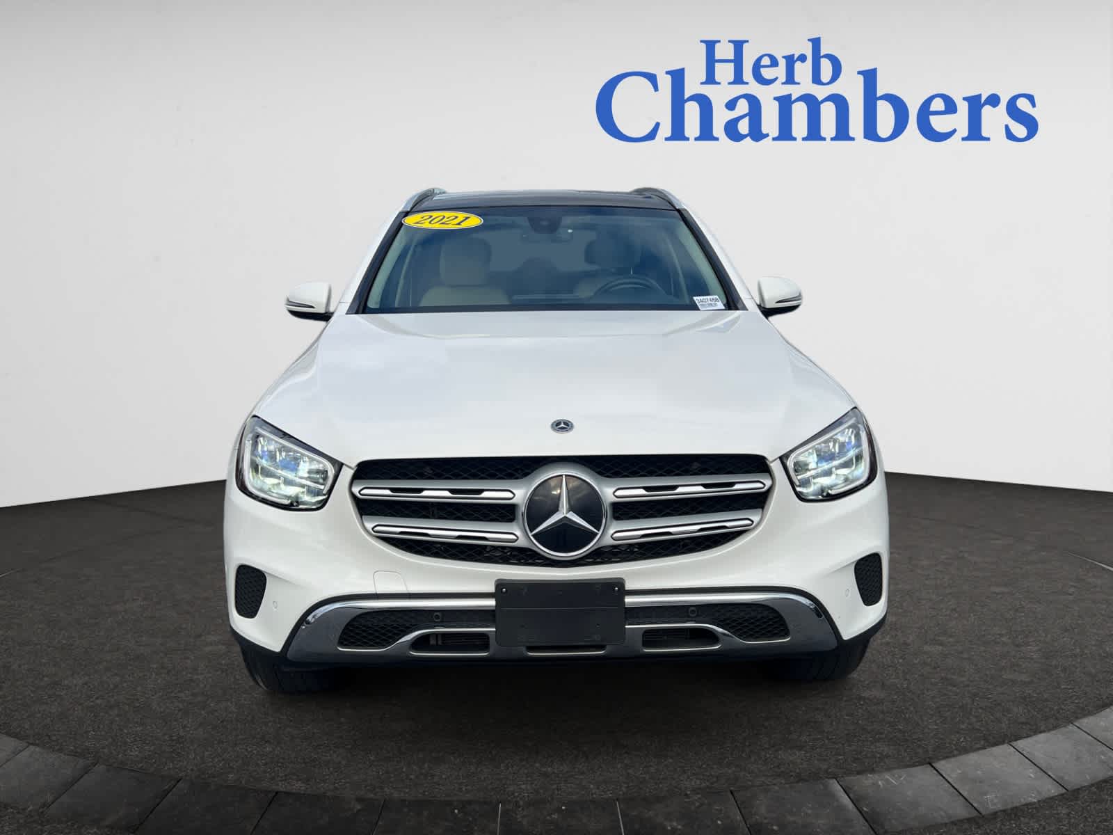 2021 Mercedes Benz GLC 300 photo 2