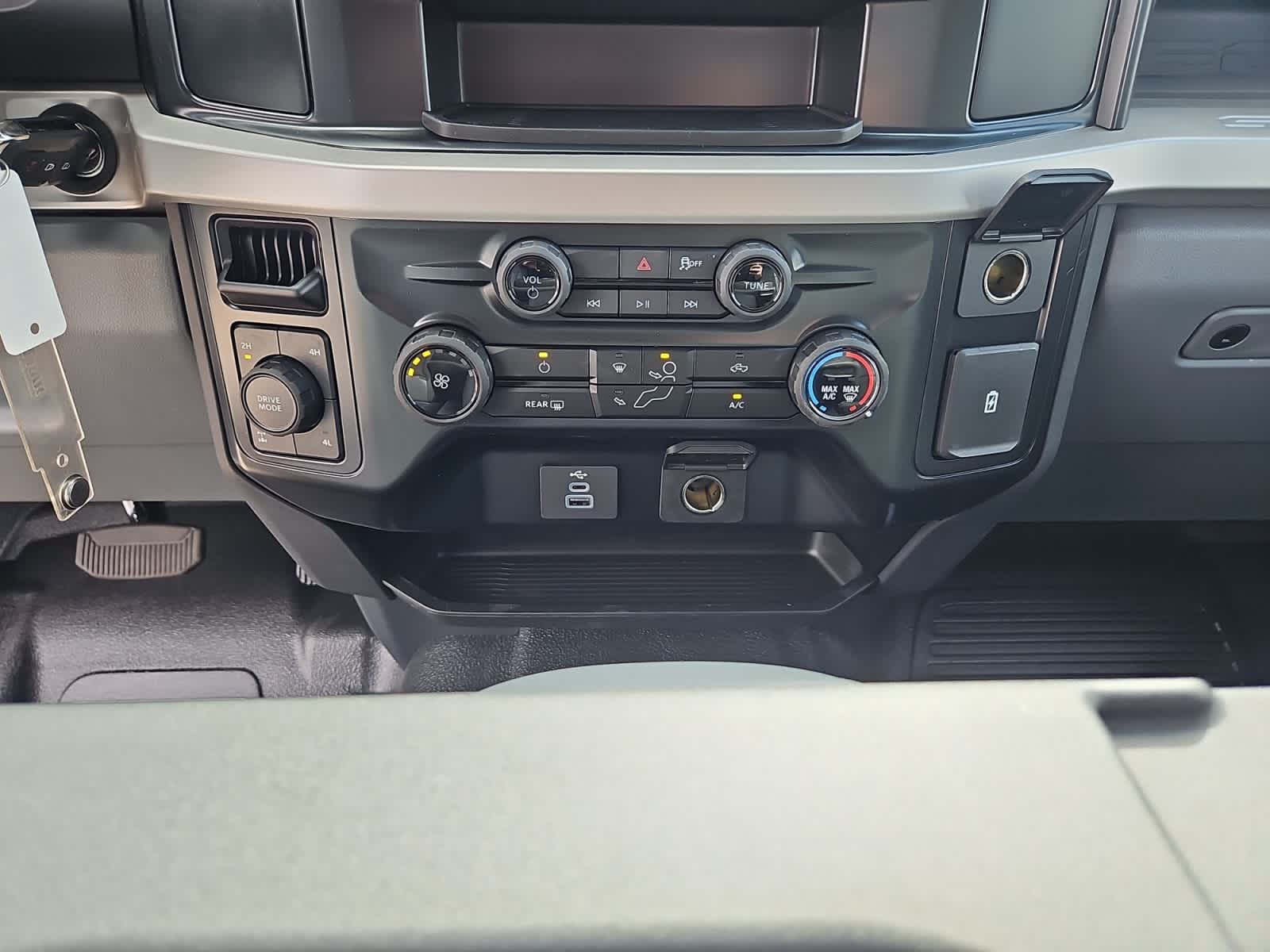2025 Ford F-250 Super Duty XL - Photo 16