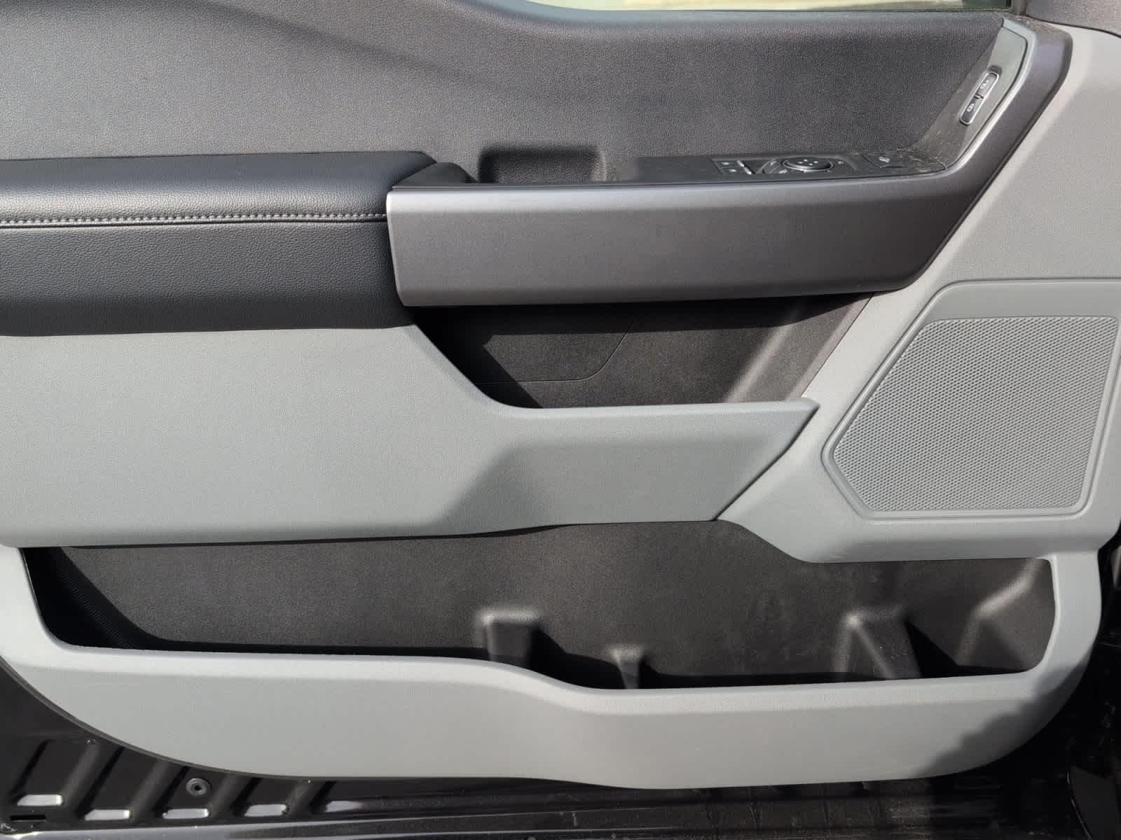 new 2025 Ford Super Duty F-600 DRW car, priced at $115,015