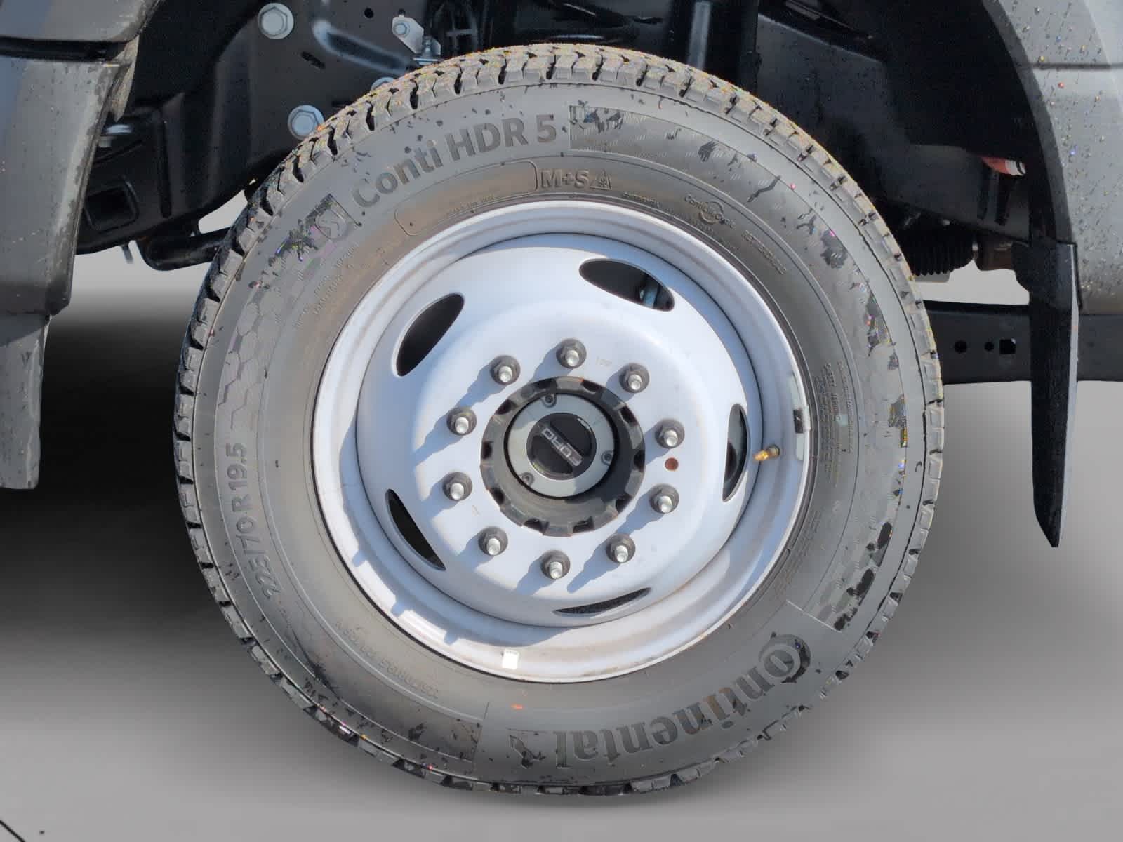 2025 Ford F-550 Super Duty Chassis Cab XL - Photo 7