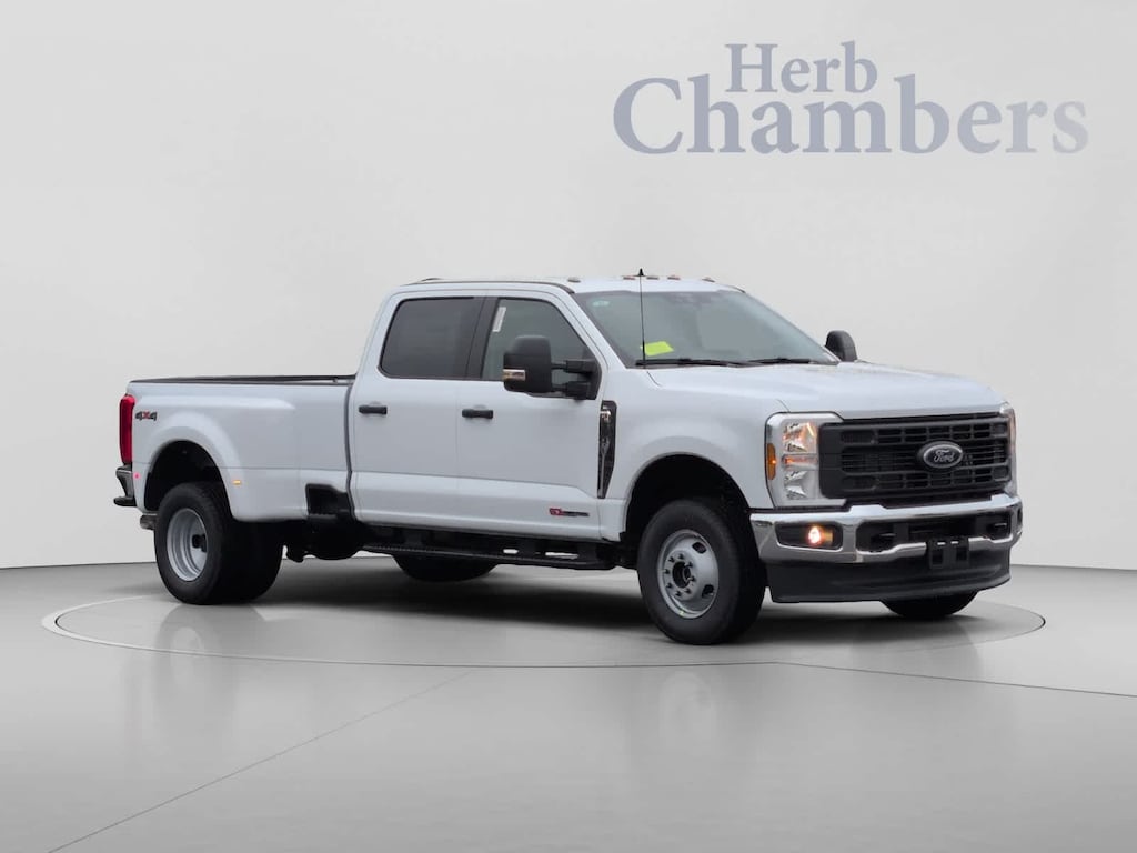 New 2026 Ford Super Duty F-350 DRW Pickup XL 4WD Crew Cab 8 Box Truck Crew Cab