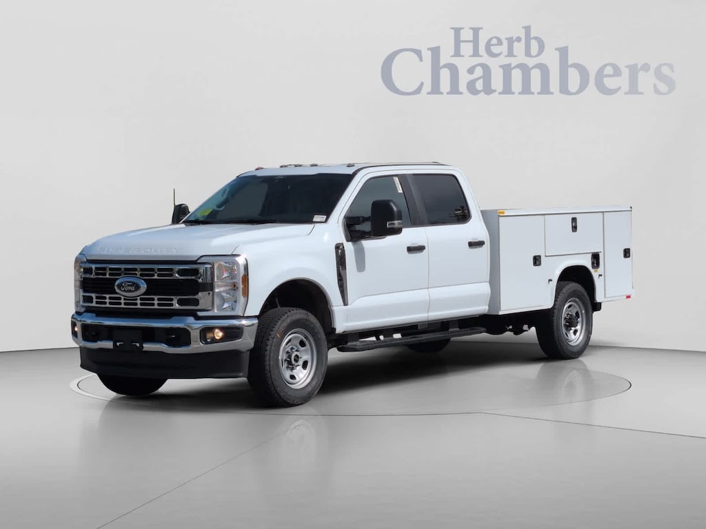 New 2026 Ford Super Duty F-350 SRW Chassis Cab XL 4WD Crew Cab 179 WB 60 CA Truck Crew Cab