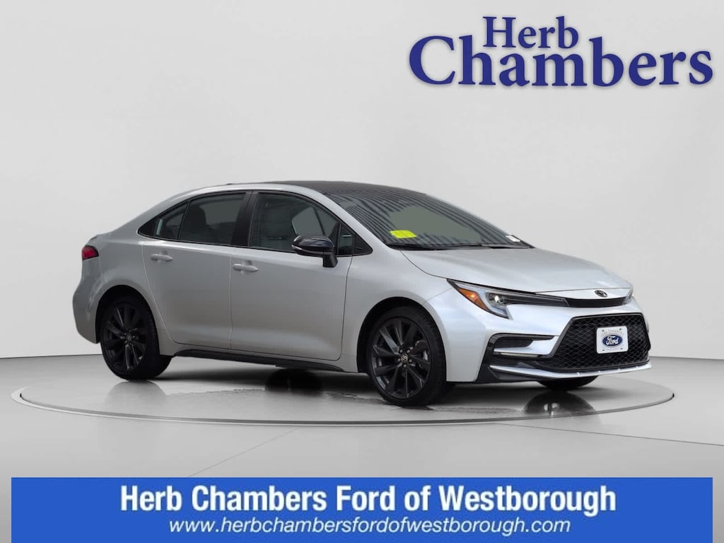 Used 2025 Toyota Corolla SE Sedan