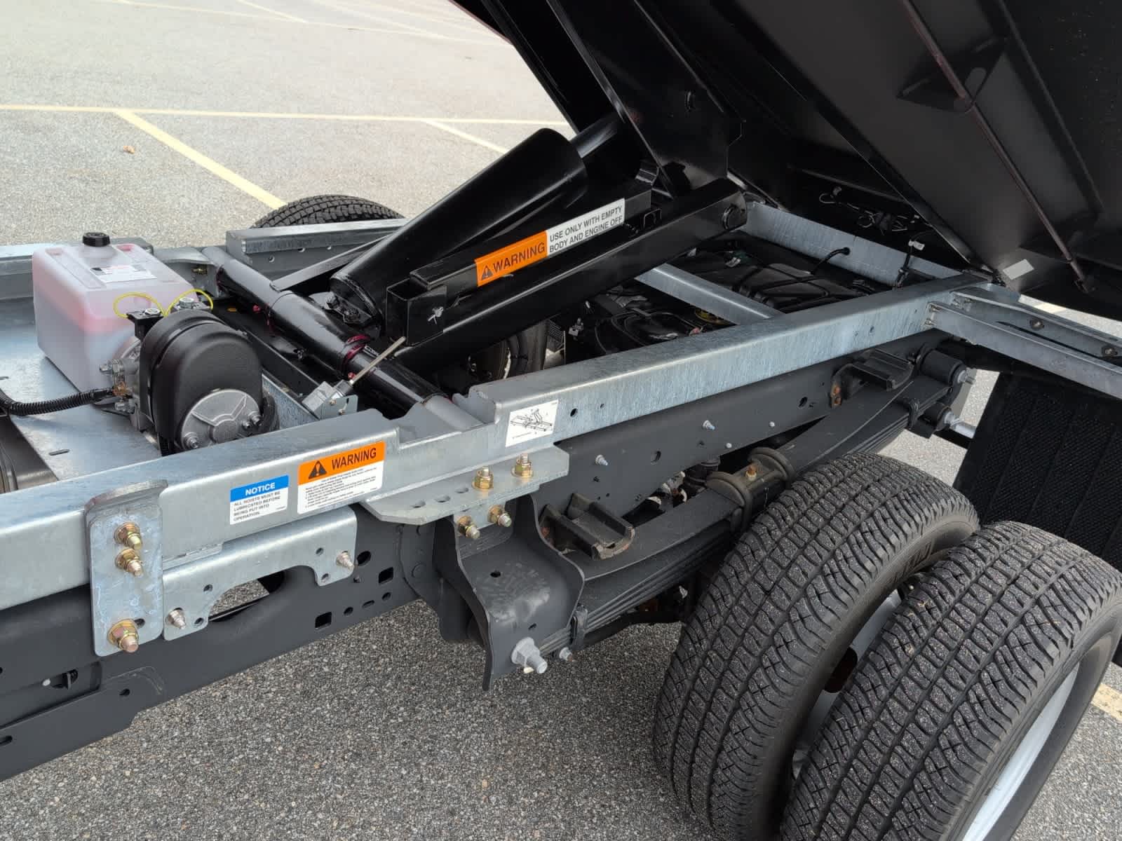2025 Ford F-350 Super Duty Chassis Cab XL - Photo 14