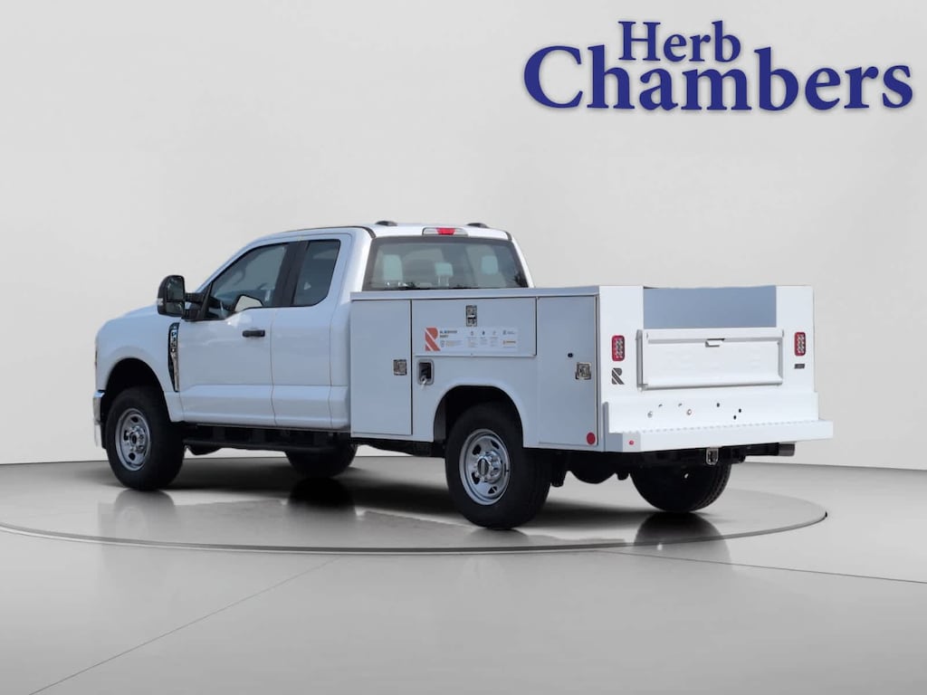 New 2025 Ford Super Duty F-350 SRW XL 4WD Supercab 8 Box Truck Super Cab