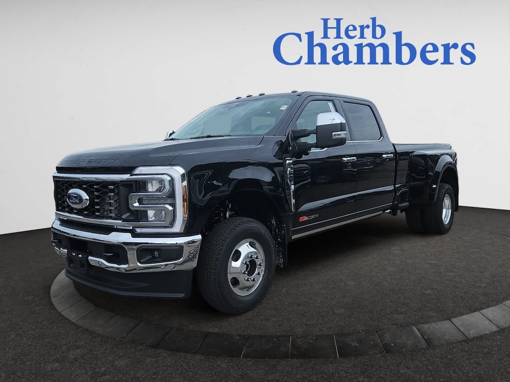 New 2025 Ford Super Duty F-350 DRW Lariat 4WD Crew Cab 8 Box Truck Crew Cab