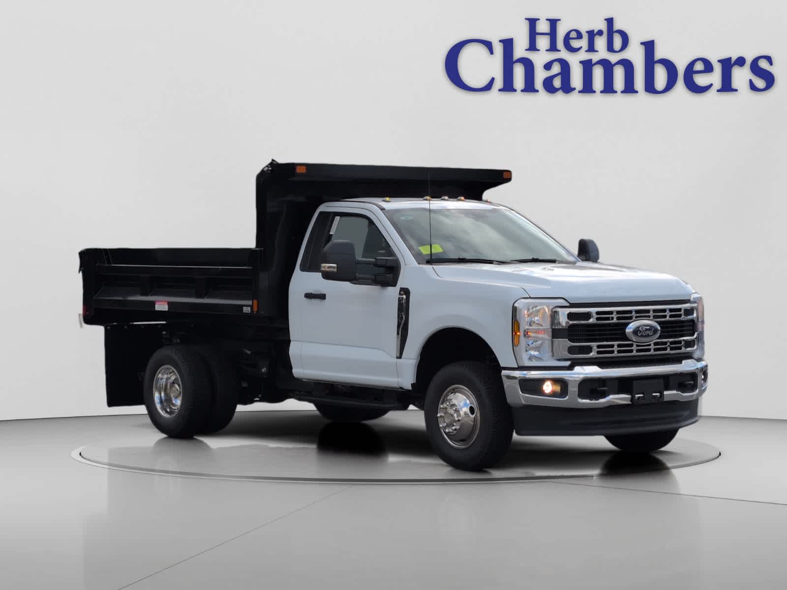 2025 Ford F-350 Super Duty Chassis Cab XL's photo