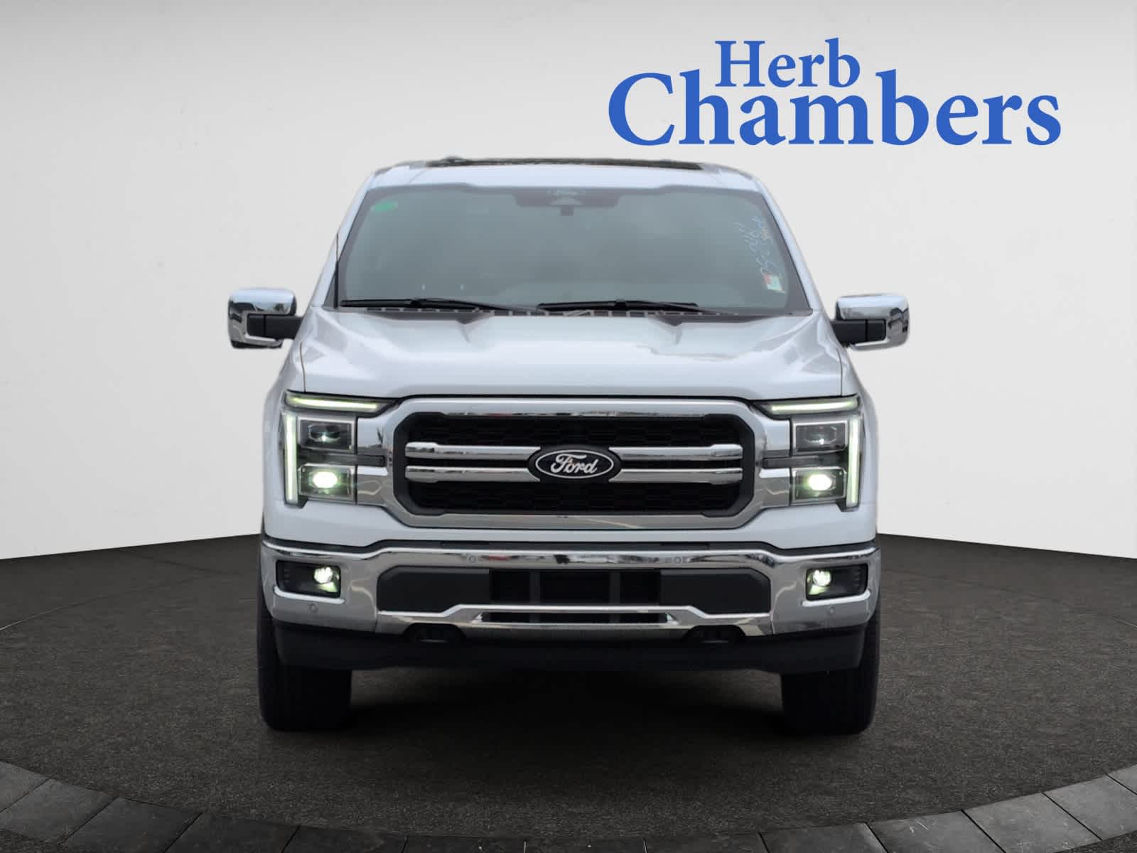 2025 Ford F-150 Lariat photo 2