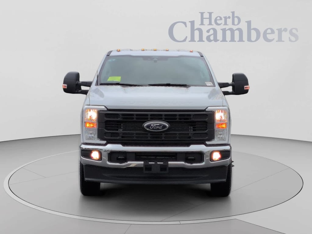 New 2026 Ford Super Duty F-350 DRW Pickup XL 4WD Crew Cab 8 Box Truck Crew Cab