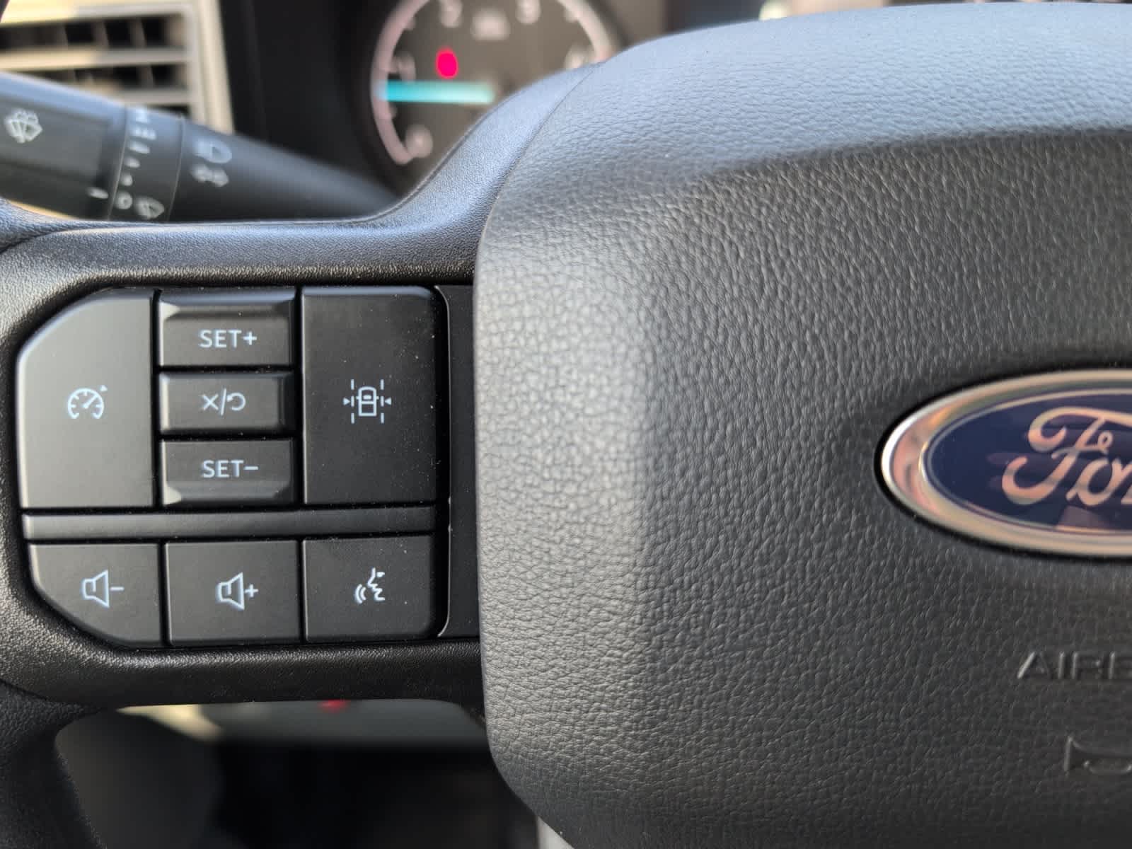 2025 Ford F-550 Super Duty Chassis Cab XL - Photo 25