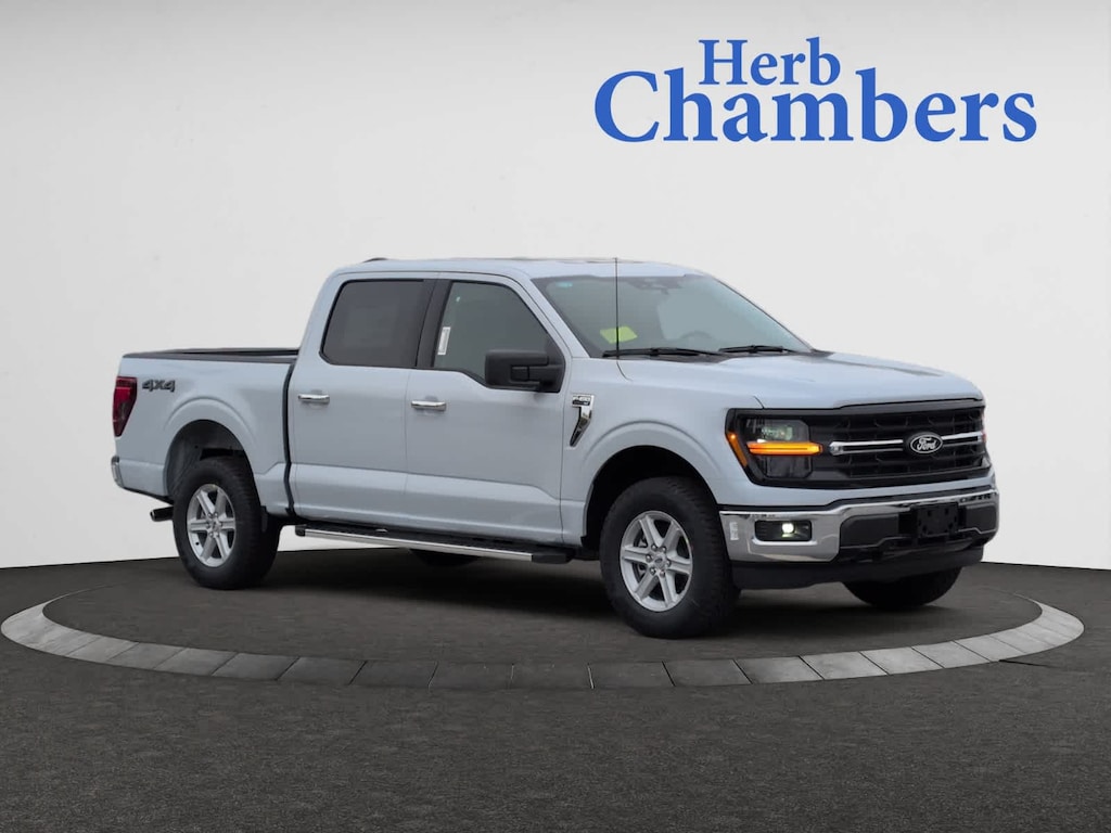 New 2025 Ford F-150 XLT 4WD Supercrew 5.5 Box Truck SuperCrew Cab