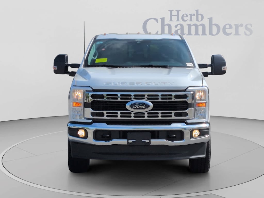 New 2026 Ford Super Duty F-350 SRW Chassis Cab XL 4WD Crew Cab 179 WB 60 CA Truck Crew Cab