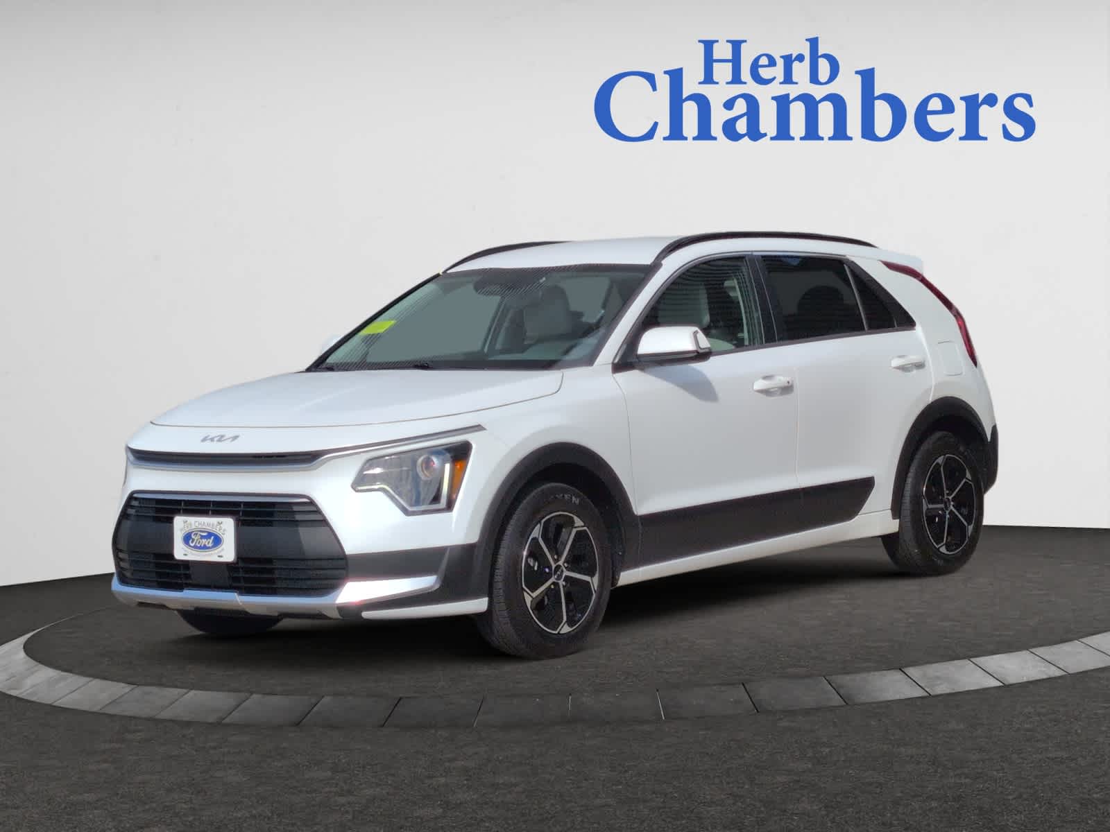 2023 Kia Niro EX photo 3