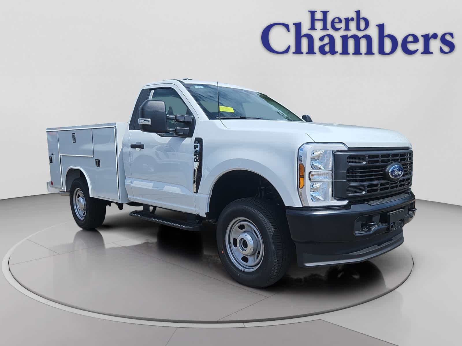 2025 Ford F-350 Super Duty XL's photo