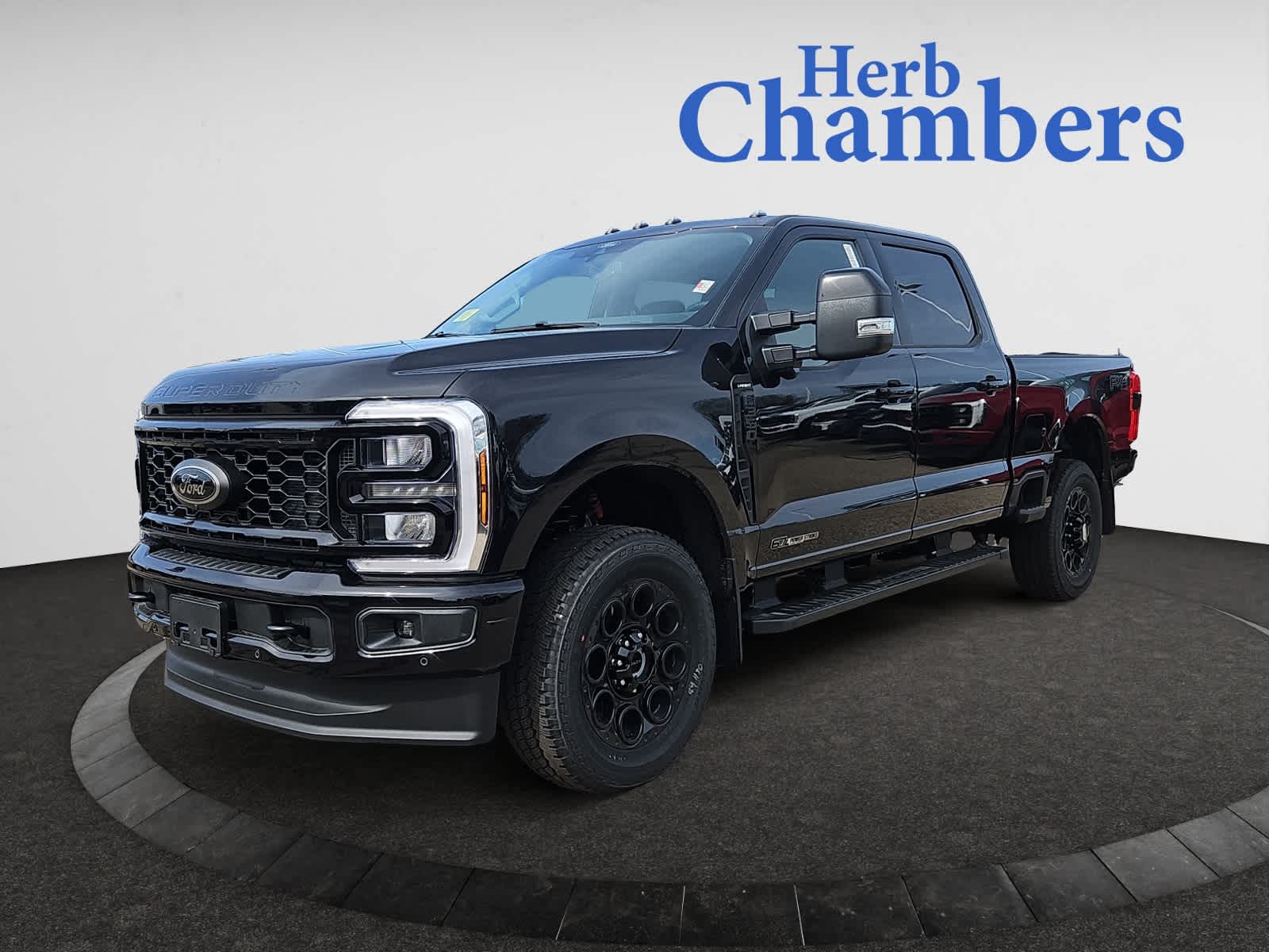 2025 Ford F-350 Lariat photo 4