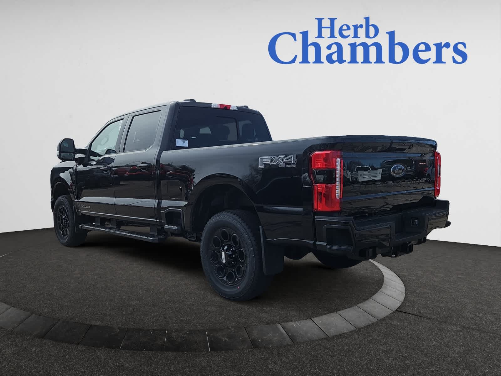 2025 Ford F-350 Lariat photo 3