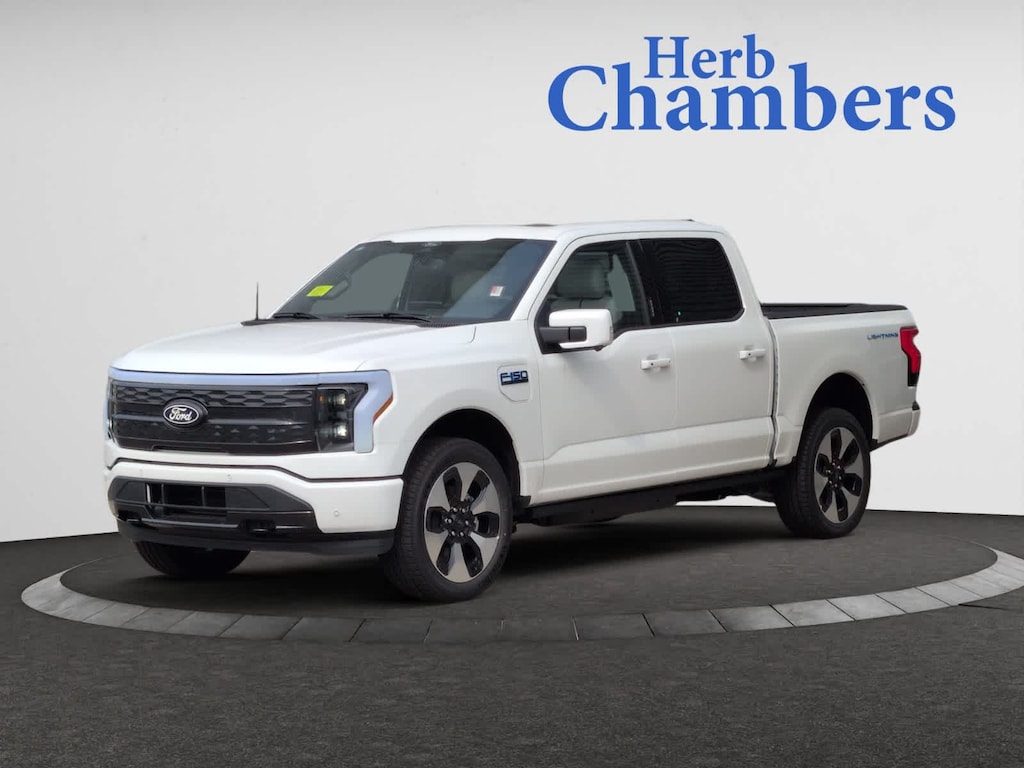 New 2025 Ford F-150 Lightning Platinum 4WD Supercrew 5.5 Box Truck SuperCrew Cab
