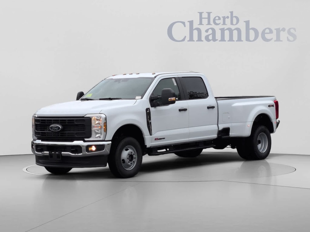 New 2026 Ford Super Duty F-350 DRW Pickup XL 4WD Crew Cab 8 Box Truck Crew Cab