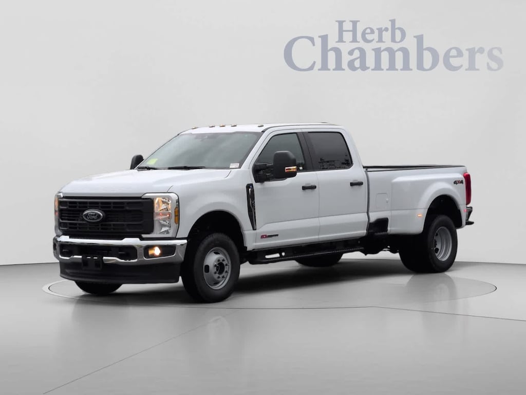 New 2026 Ford Super Duty F-350 DRW Pickup XL 4WD Crew Cab 8 Box Truck Crew Cab