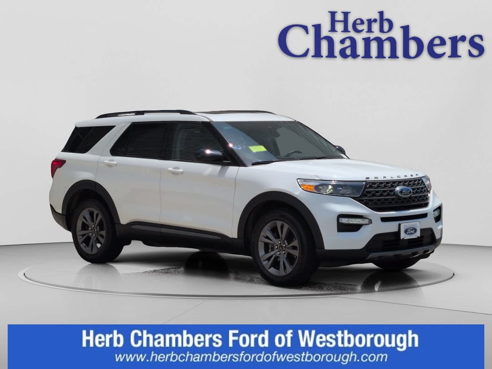 2023 Ford Explorer XLT 4WD's photo