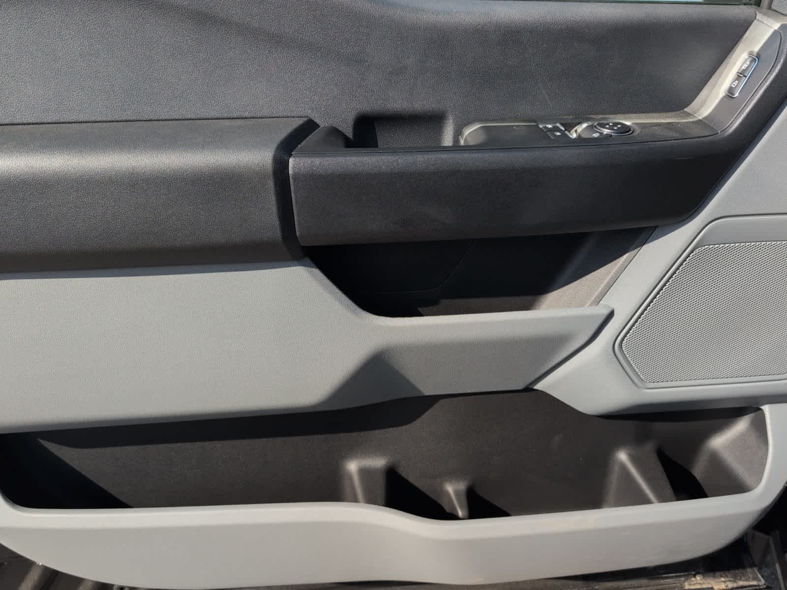 2025 Ford F-550 Super Duty Chassis Cab XL - Photo 10