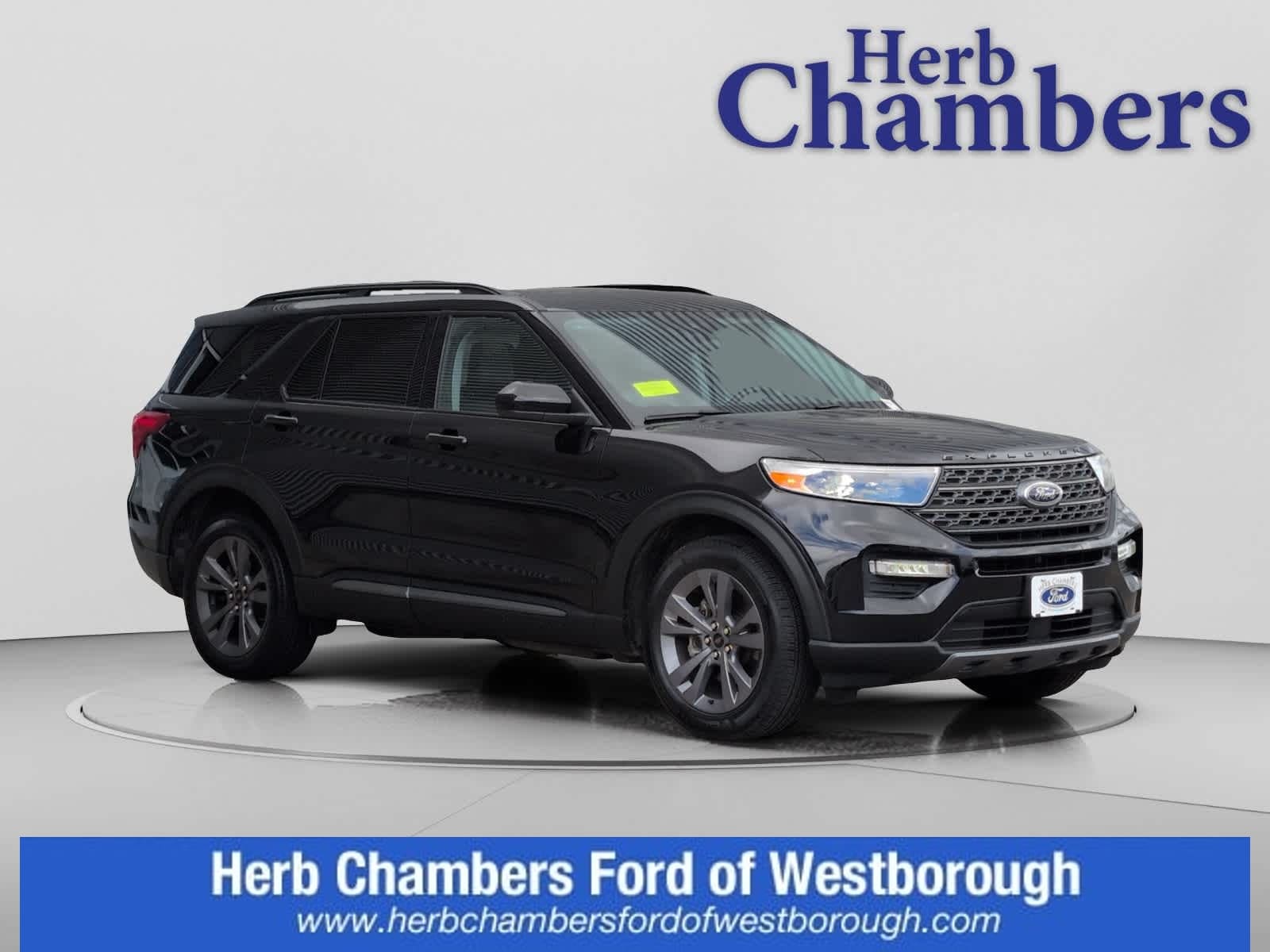 2023 Ford Explorer XLT 4WD's photo