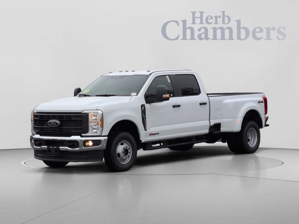 New 2026 Ford Super Duty F-350 DRW Pickup XL 4WD Crew Cab 8 Box Truck Crew Cab