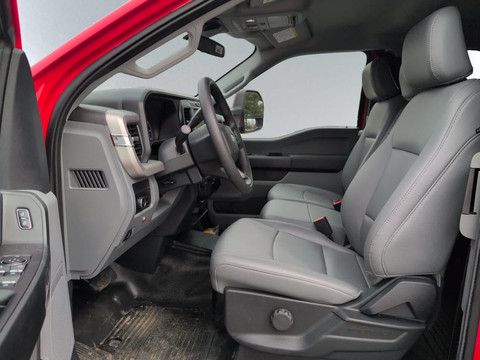 2025 Ford F-350 Super Duty Chassis Cab XL - Photo 6