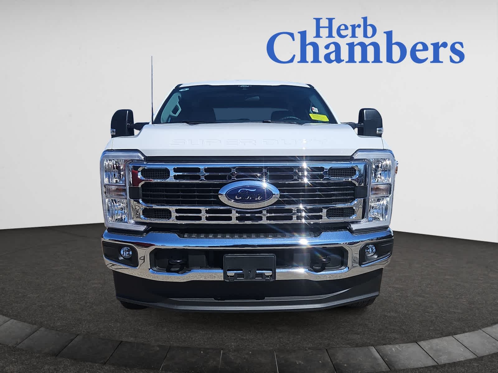 2025 Ford F-350 XLT photo 2