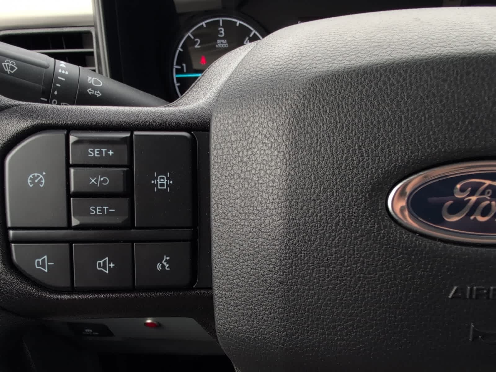 2025 Ford F-350 Super Duty Chassis Cab XL - Photo 16