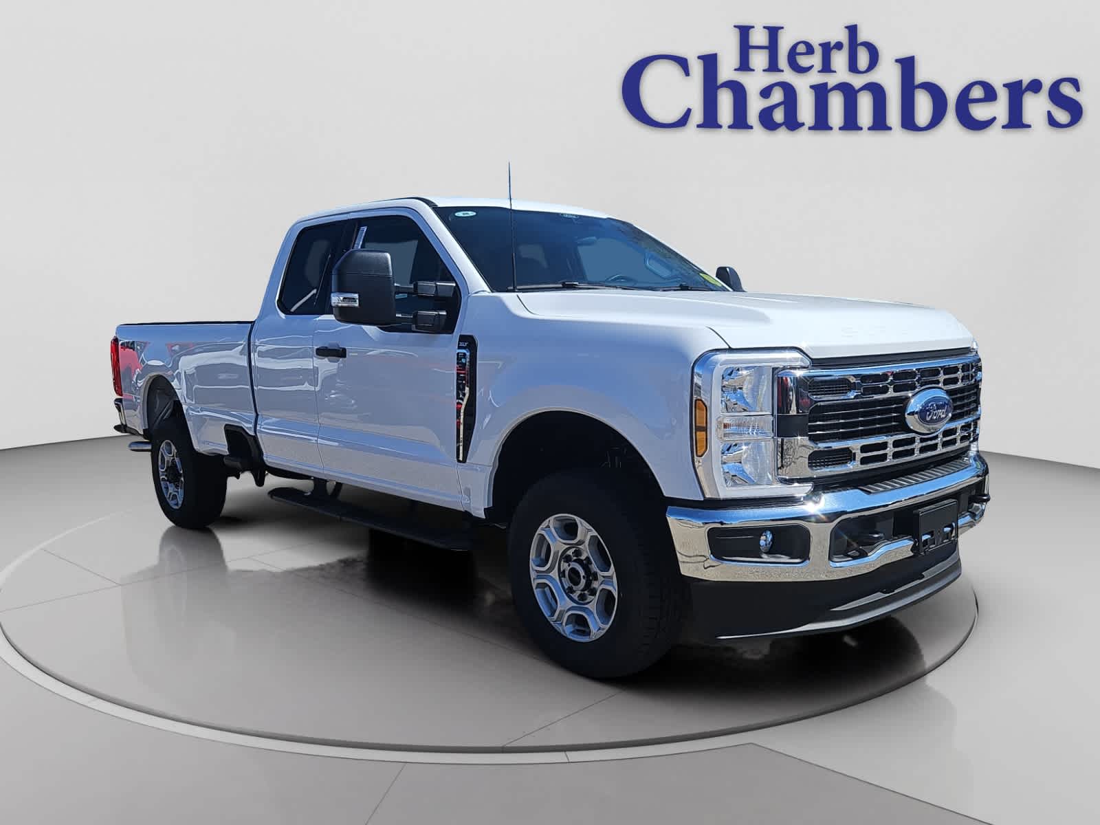 2025 Ford F-350 Super Duty XLT's photo