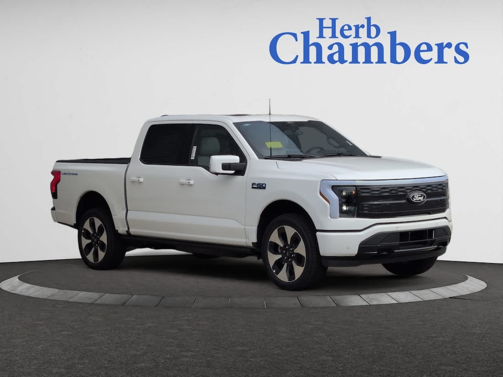 New 2025 Ford F-150 Lightning Platinum 4WD Supercrew 5.5 Box Truck SuperCrew Cab