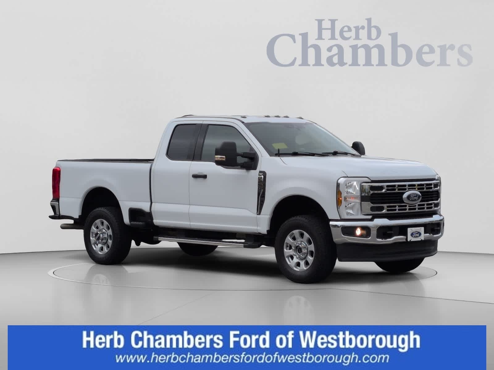 Oxford White 2024 Ford F-250 Super Duty Pickup Truck Four-Wheel Drive Automatic