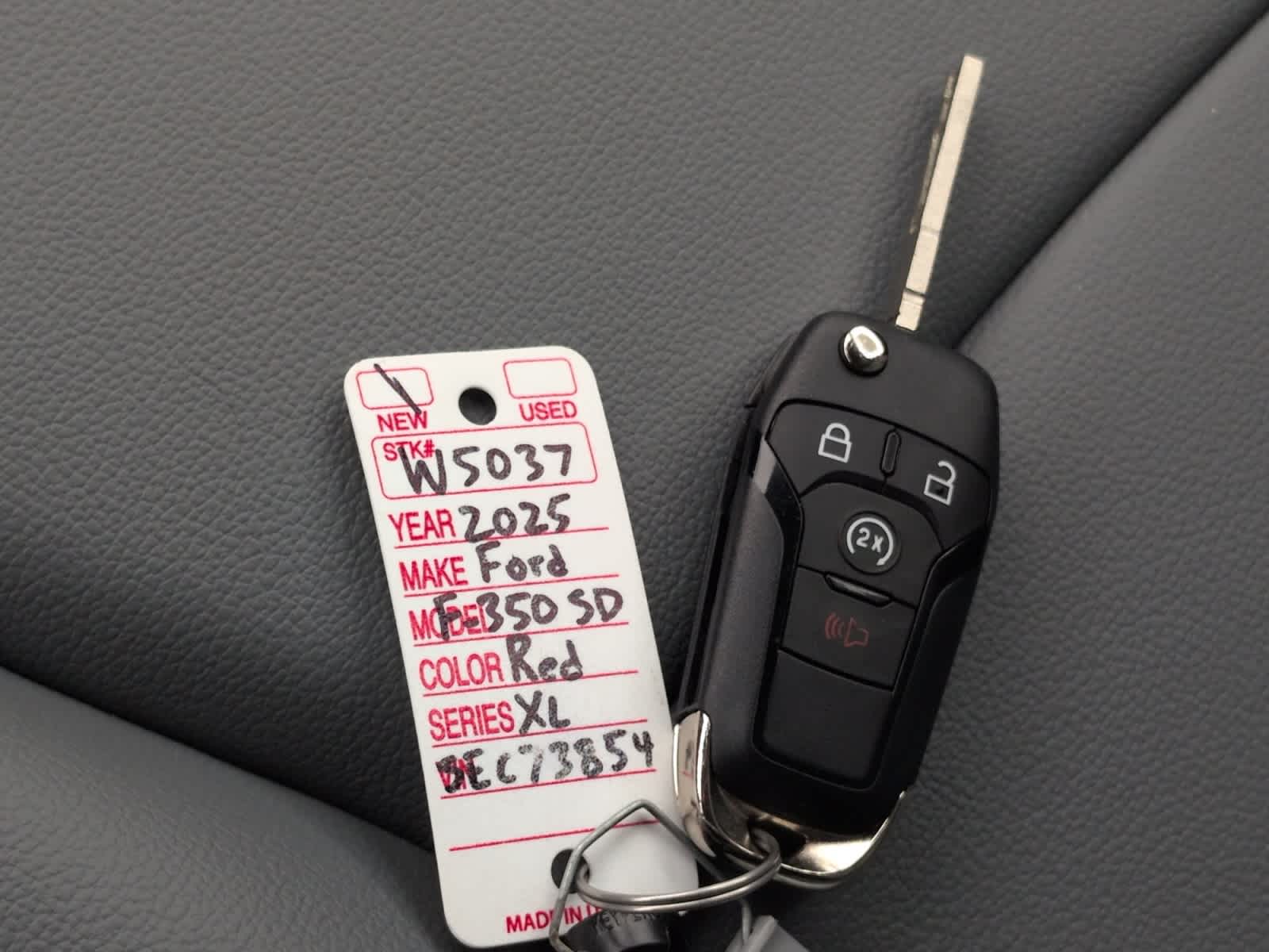 2025 Ford F-350 Super Duty Chassis Cab XL - Photo 27